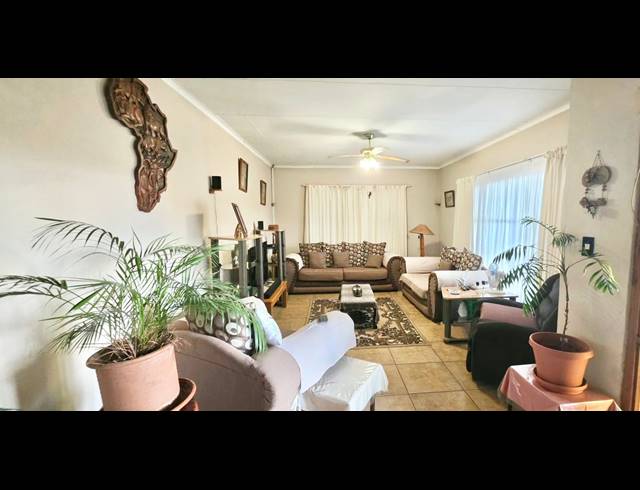 3 BEDROOM HOUSE FOR SALE IN FAUNA PARK